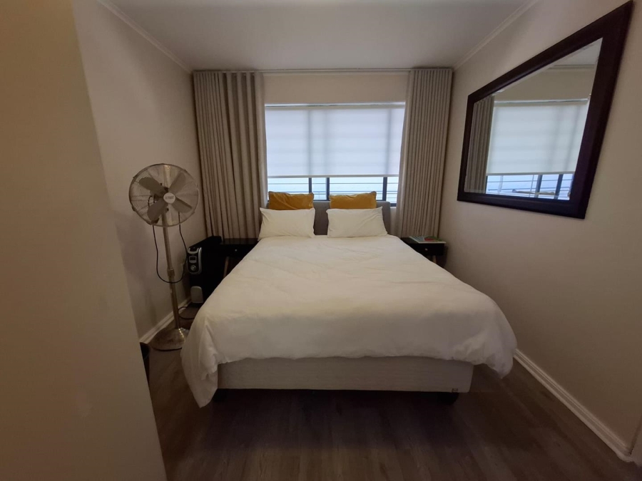 2 Bedroom Property for Sale in Sea Point Western Cape